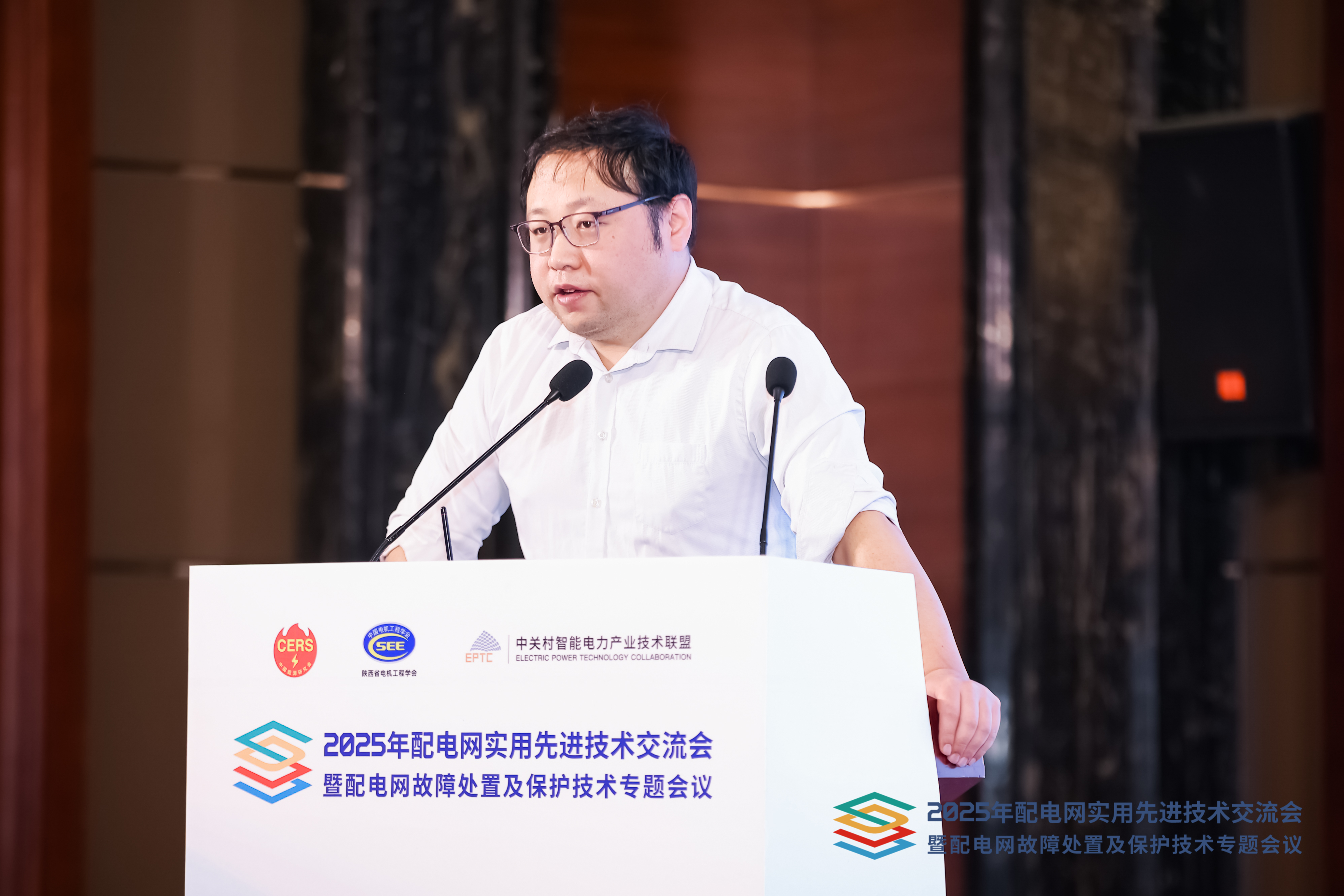 杨洪易